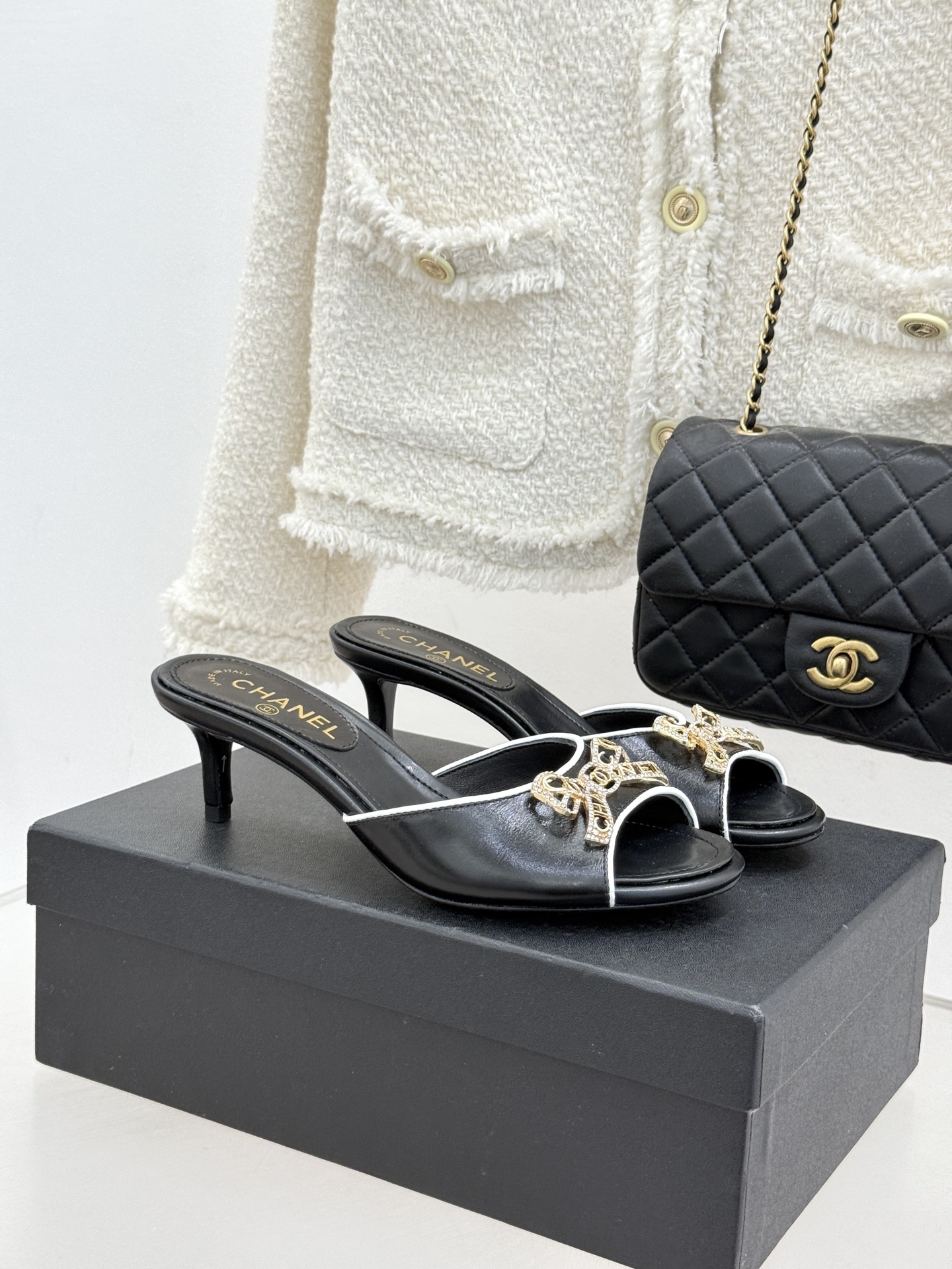 Chanel 샤넬 수입 스톤 더블C 리본 키튼 힐 슬리퍼 샌들 신발