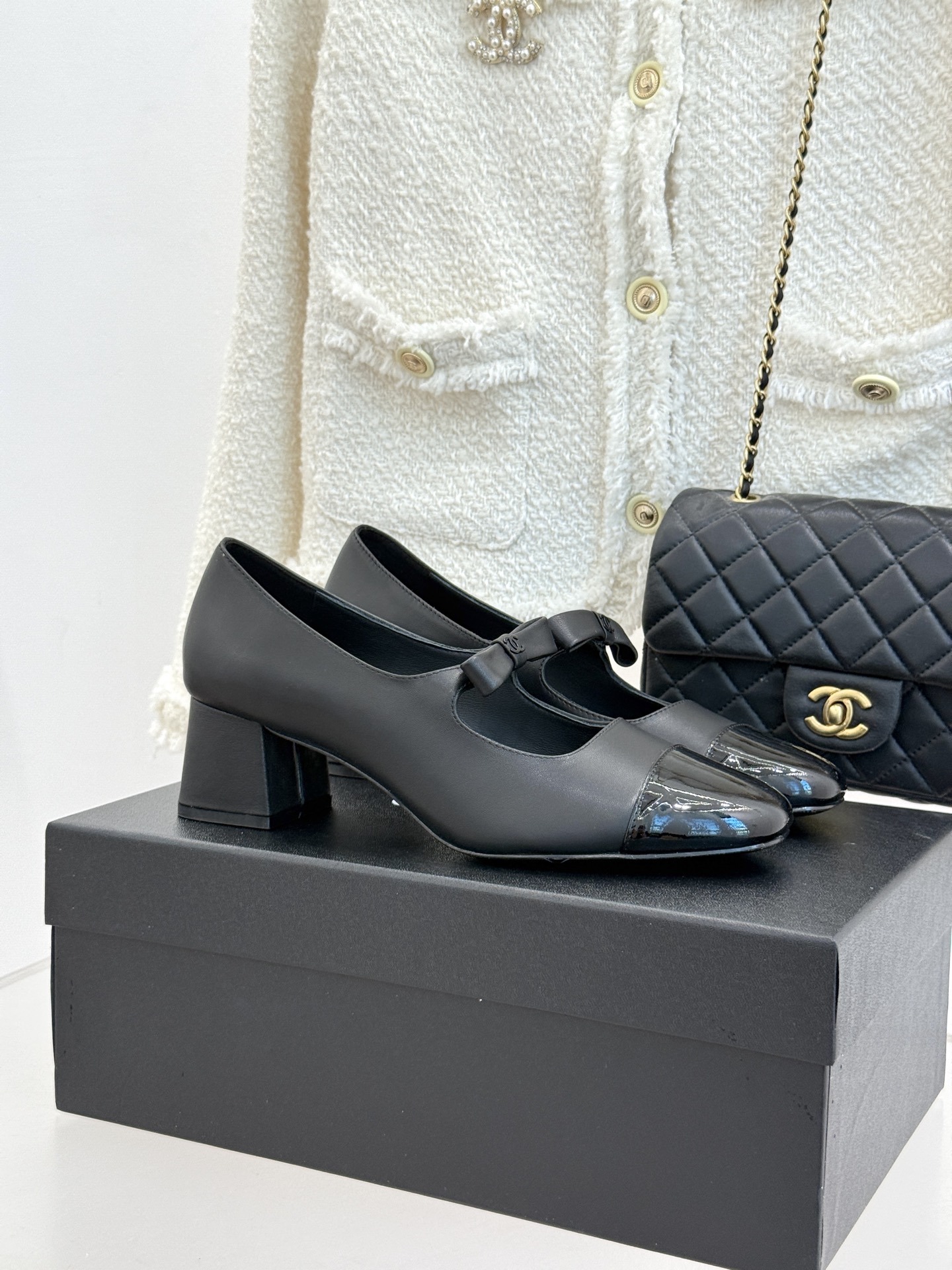 Chanel 샤넬 25P 신상 더블C 힐 굽 리본 메리제인 로퍼 구두 신발