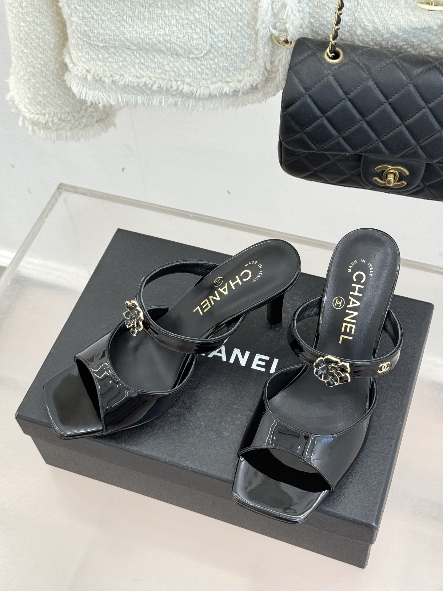 Chanel 샤넬 26C 카멜리아 더블C 오픈토 청키 힐 구두 샌들 신발