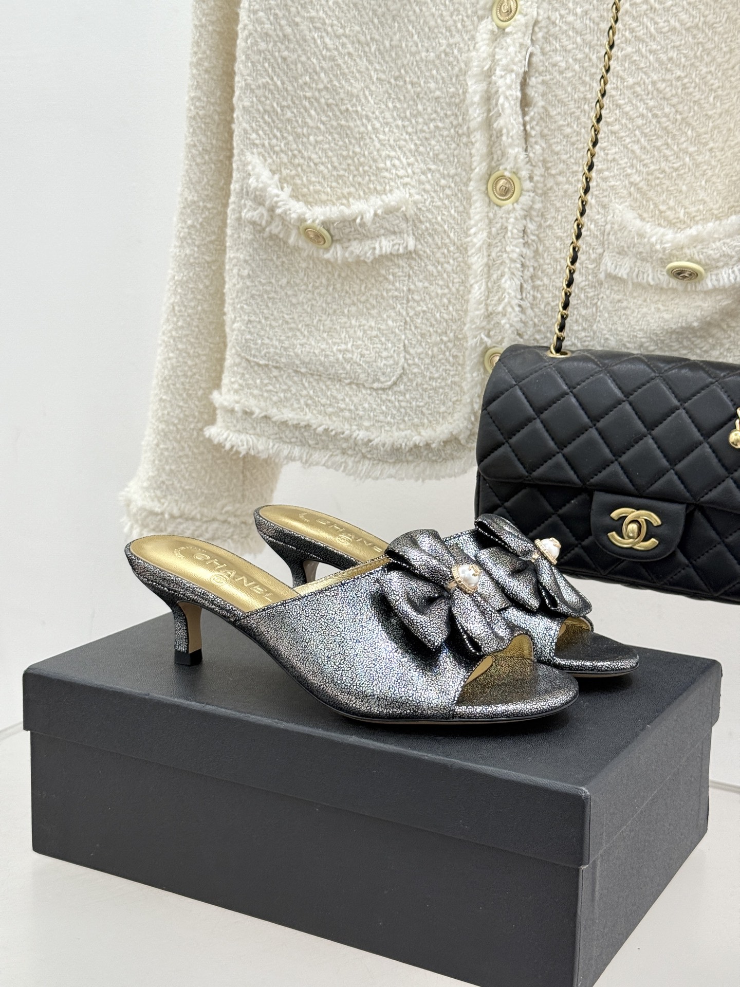 Chanel 샤넬 26C 더블 리본 스톤 로고 슬리퍼 샌들 신발
