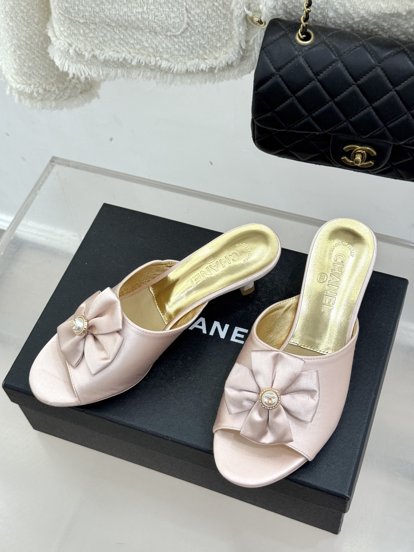 Chanel 샤넬 26C 더블 리본 스톤 로고 슬리퍼 샌들 신발