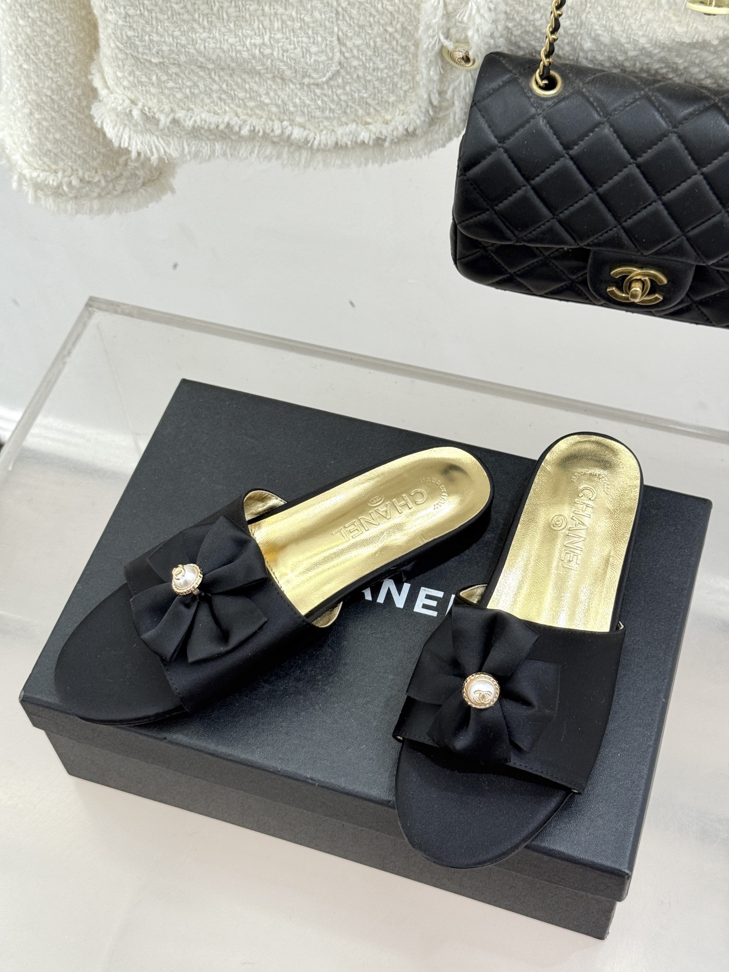 Chanel 샤넬 26C 더블 리본 스톤 로고 플랫 슬리퍼 샌들 신발