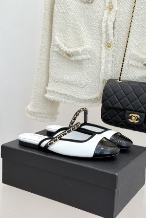 Chanel 샤넬 클래식 더블C 체인 뮬(블로퍼) 샌들 슬리퍼 신발