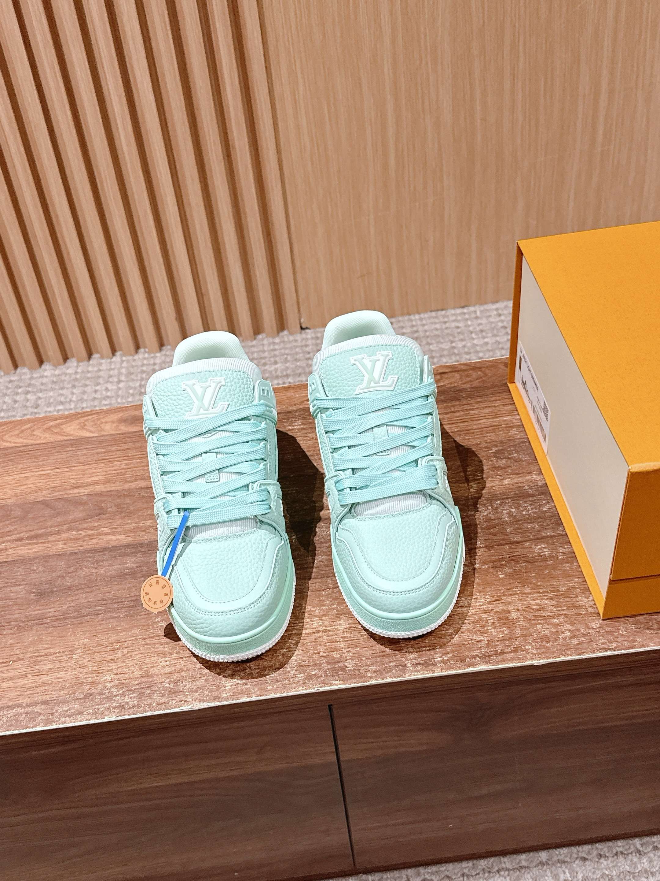 루이비통(LV) 모노그램 스케이트 스니커즈 신발