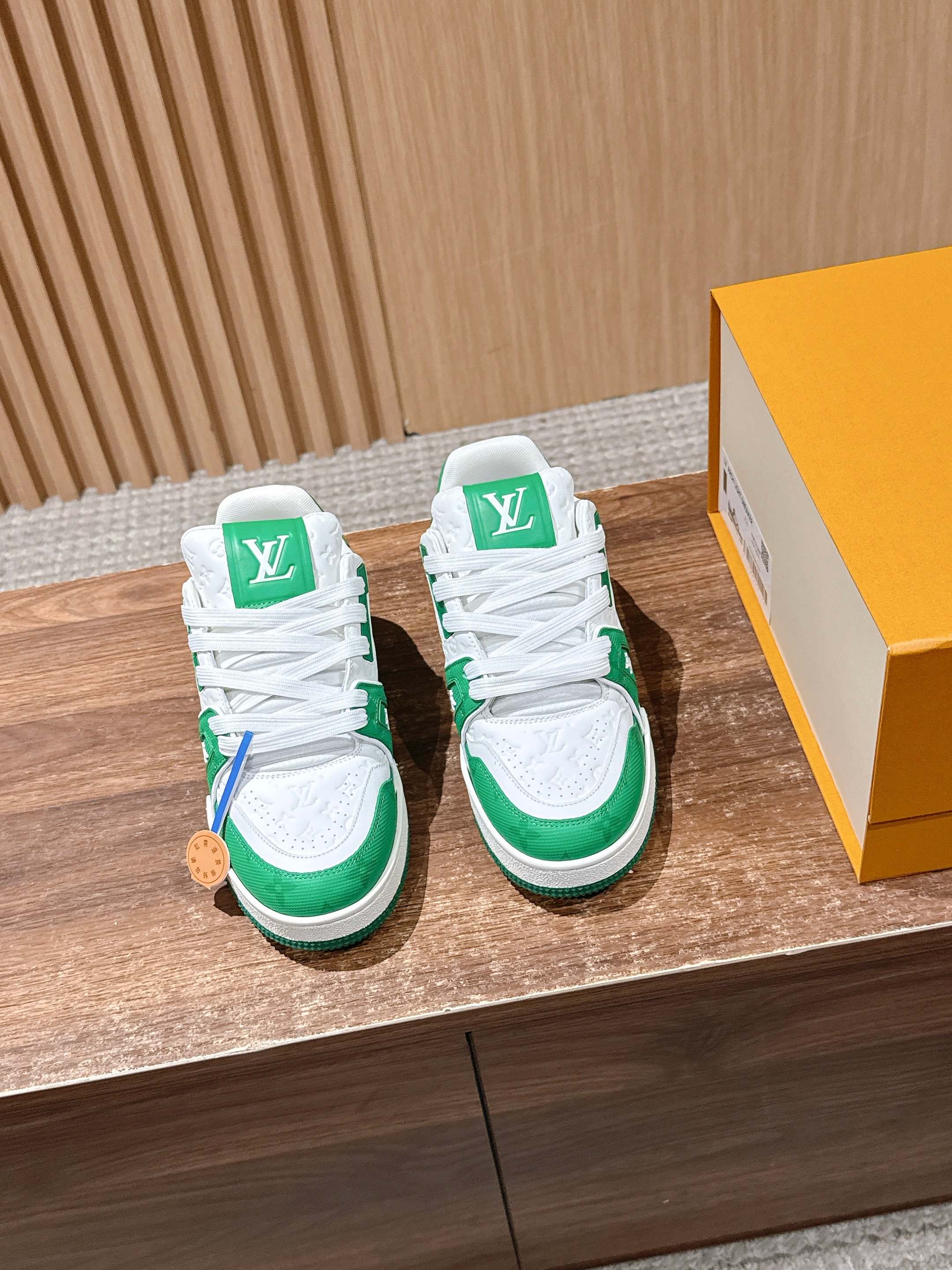 루이비통(LV) 모노그램 스케이트 스니커즈 신발