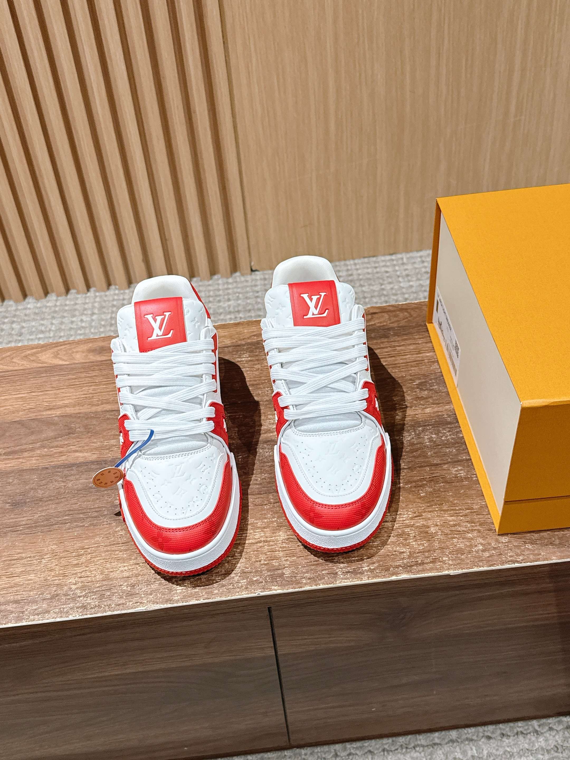 루이비통(LV) 모노그램 스케이트 스니커즈 신발