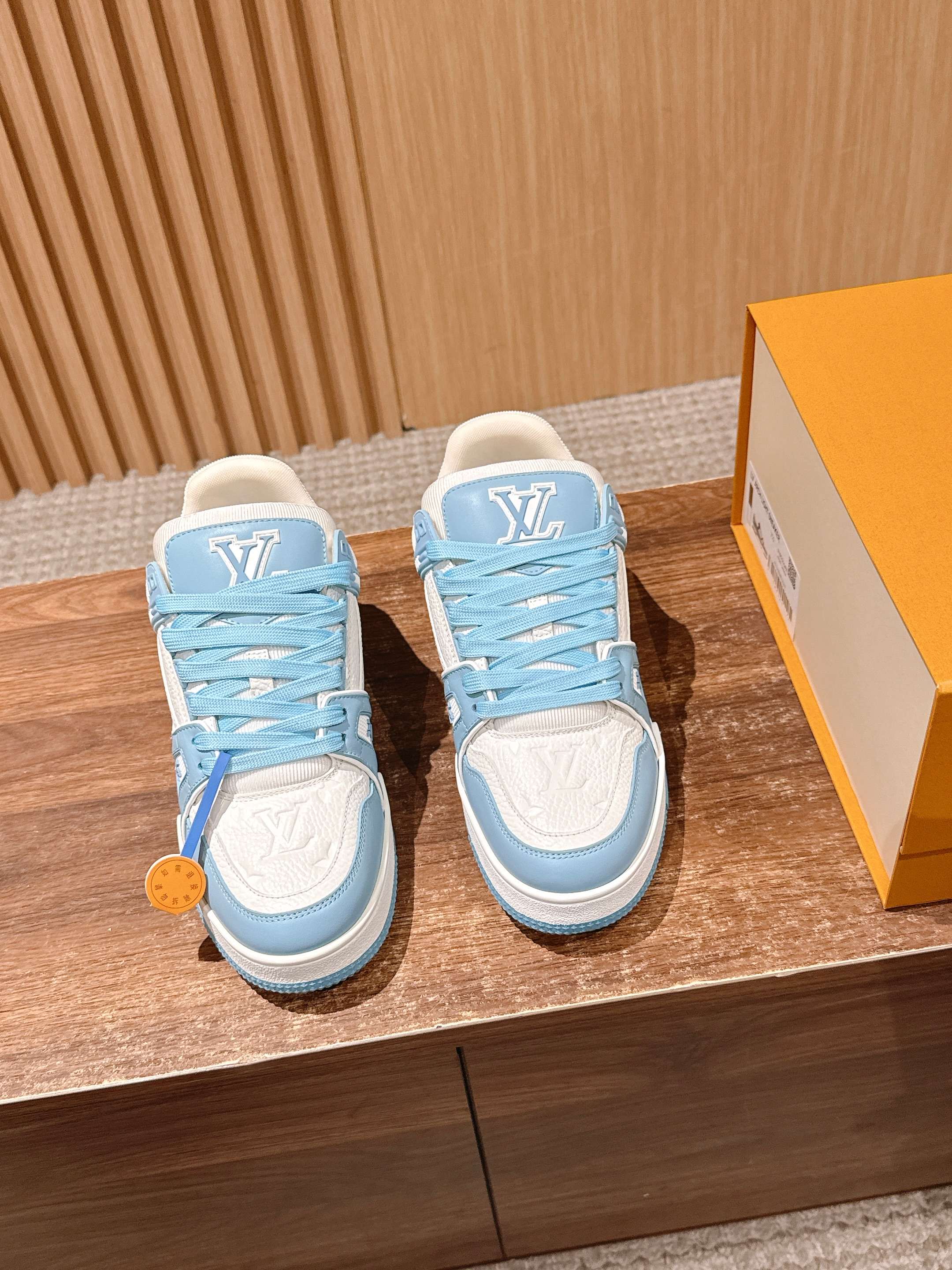 루이비통(LV) 모노그램 스케이트 스니커즈 신발