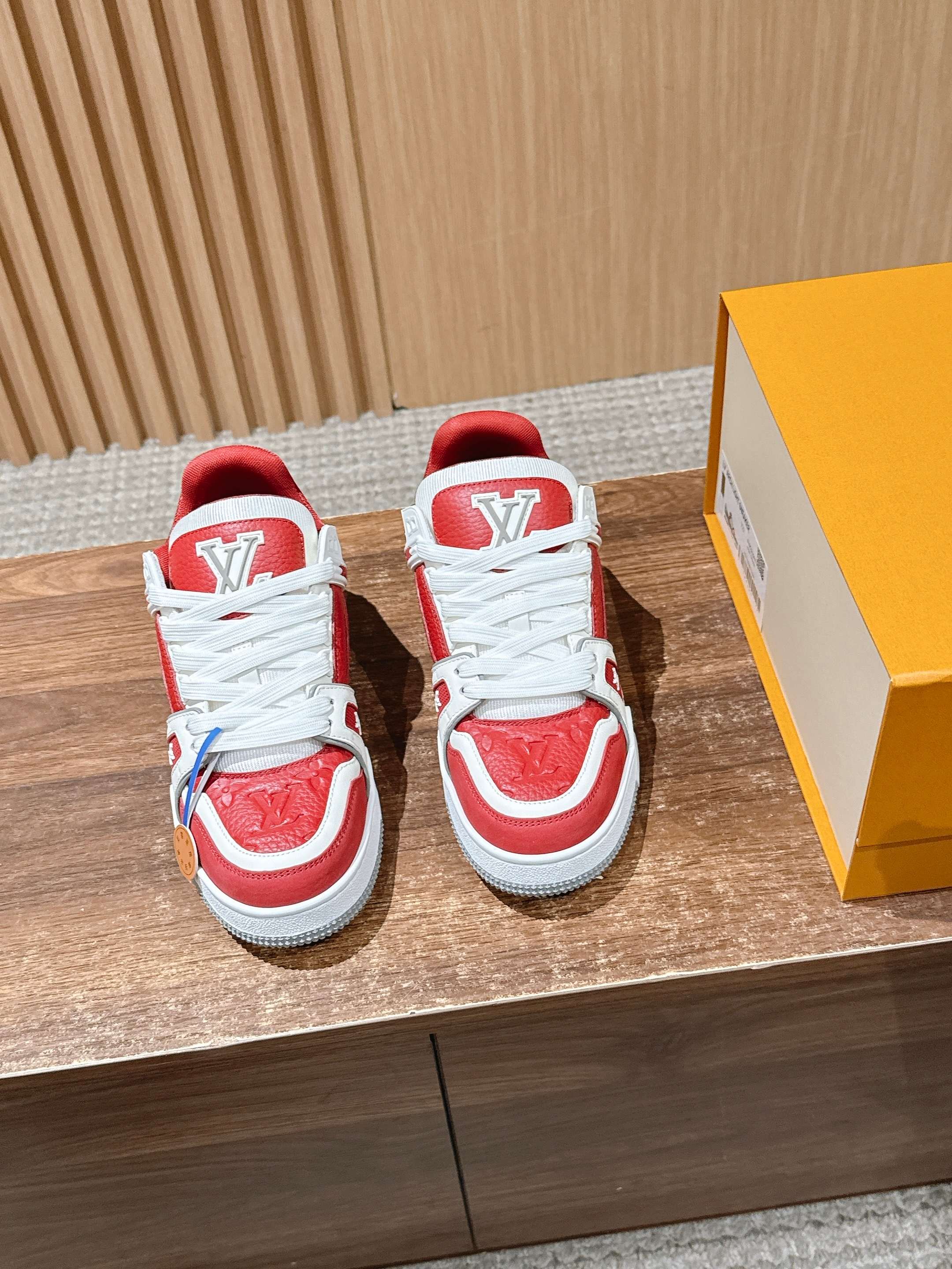 루이비통(LV) 모노그램 스케이트 스니커즈 신발