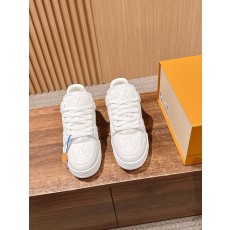 루이비통(LV) 모노그램 스케이트 스니커즈 신발