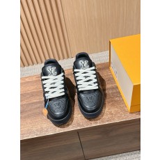 루이비통(LV) 모노그램 스케이트 스니커즈 신발