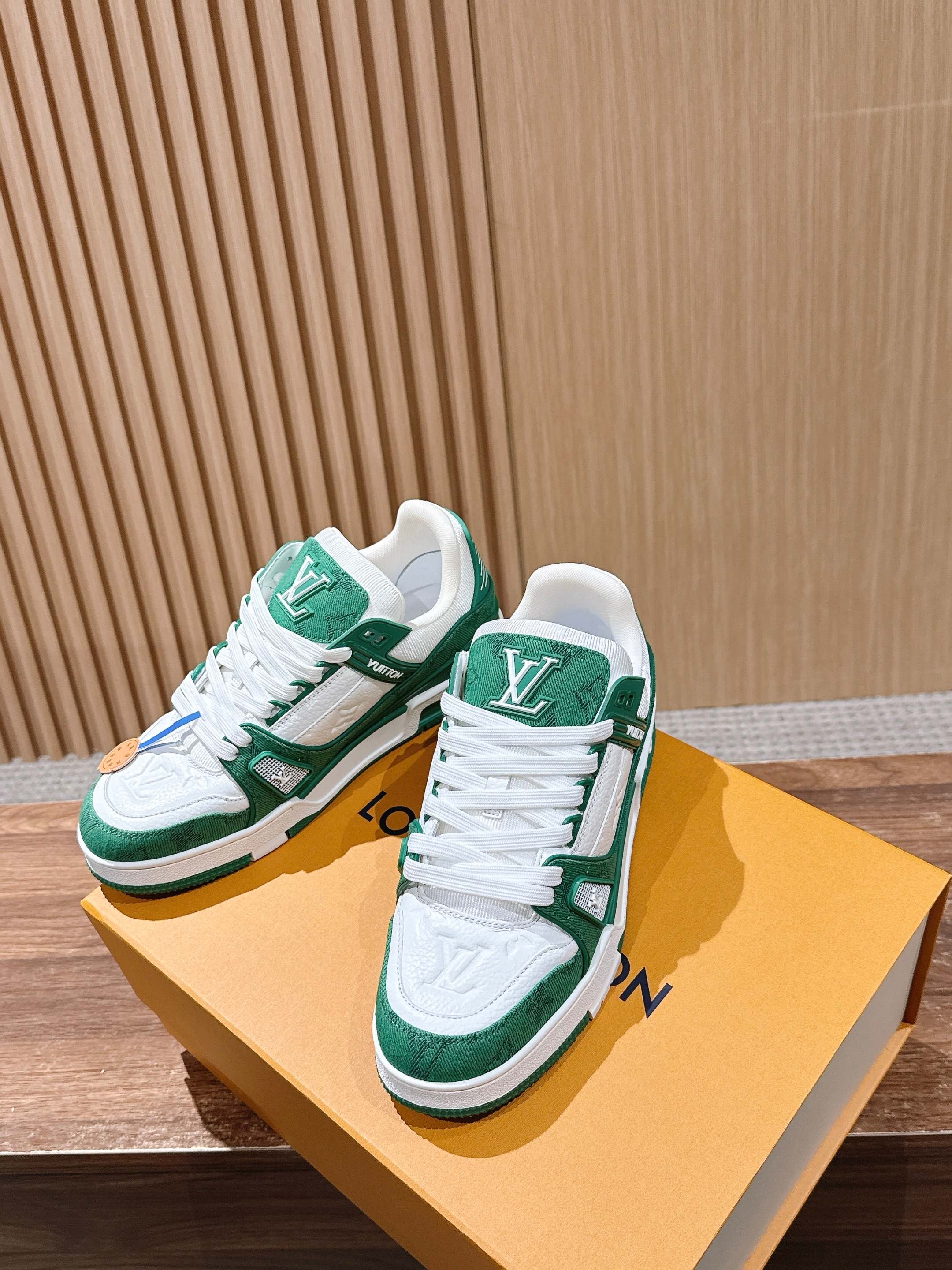루이비통(LV) 커플 스니커즈 신발