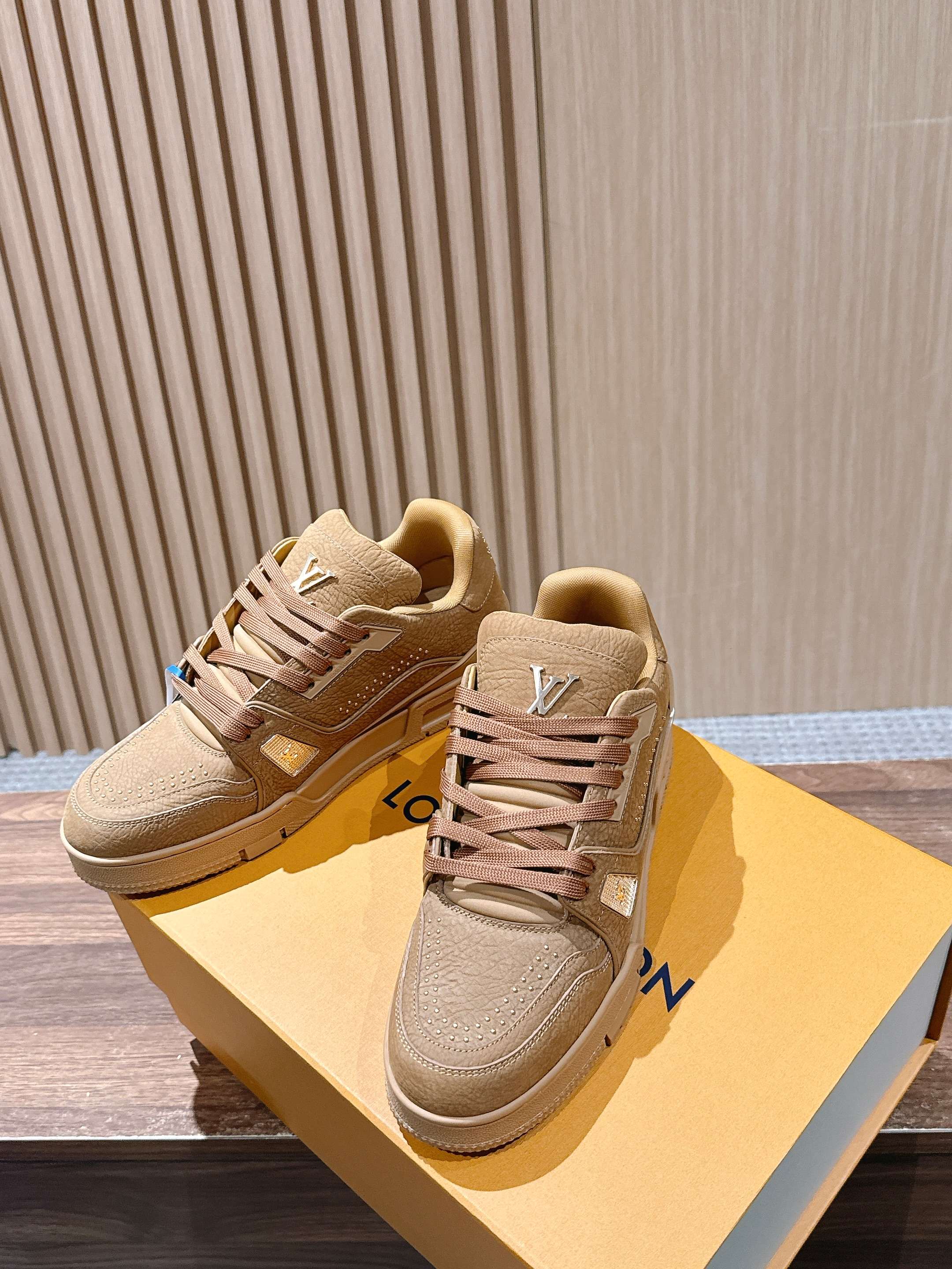 루이비통(LV) 커플 스니커즈 신발