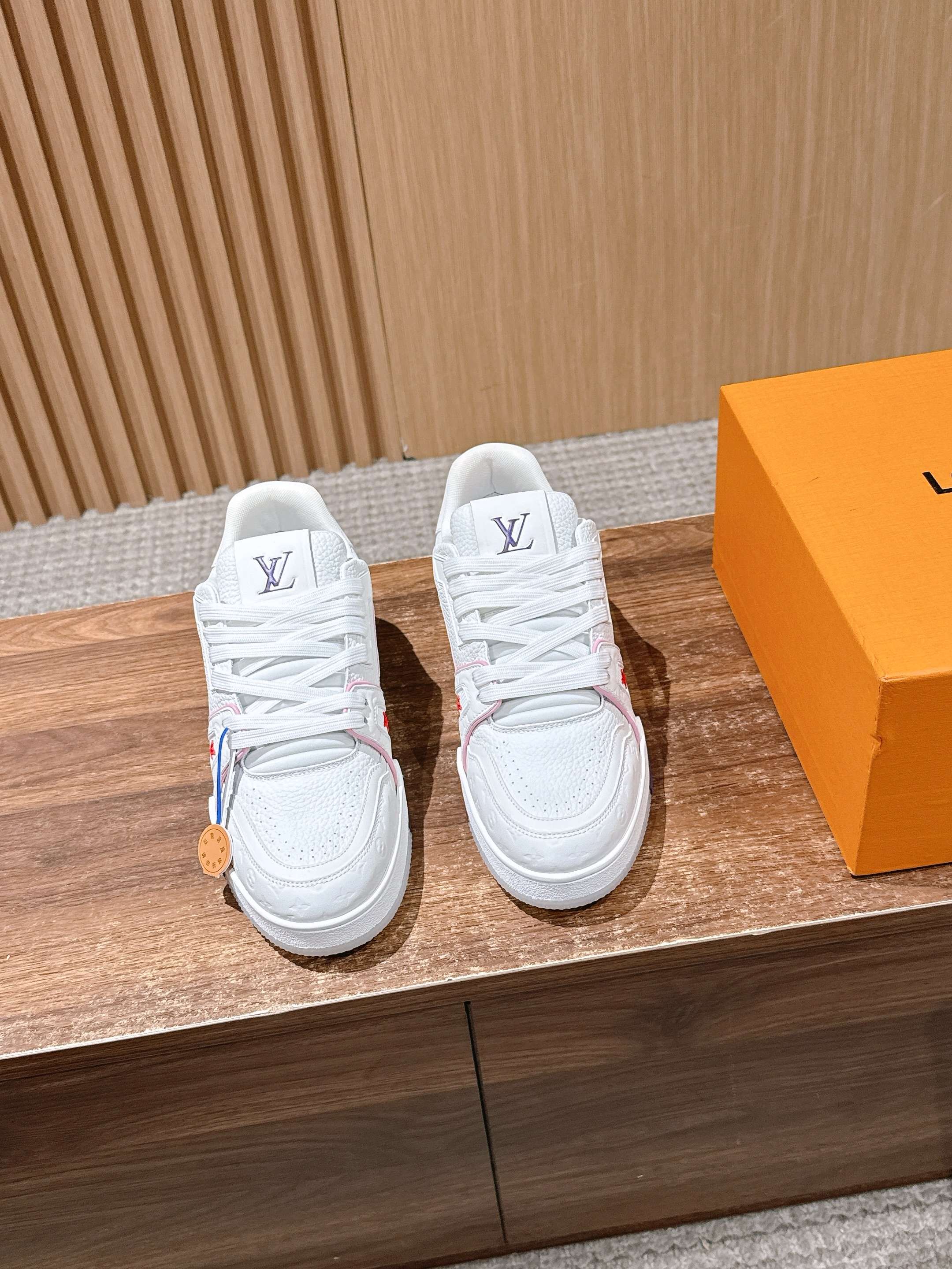 루이비통(LV) 커플 스니커즈 신발