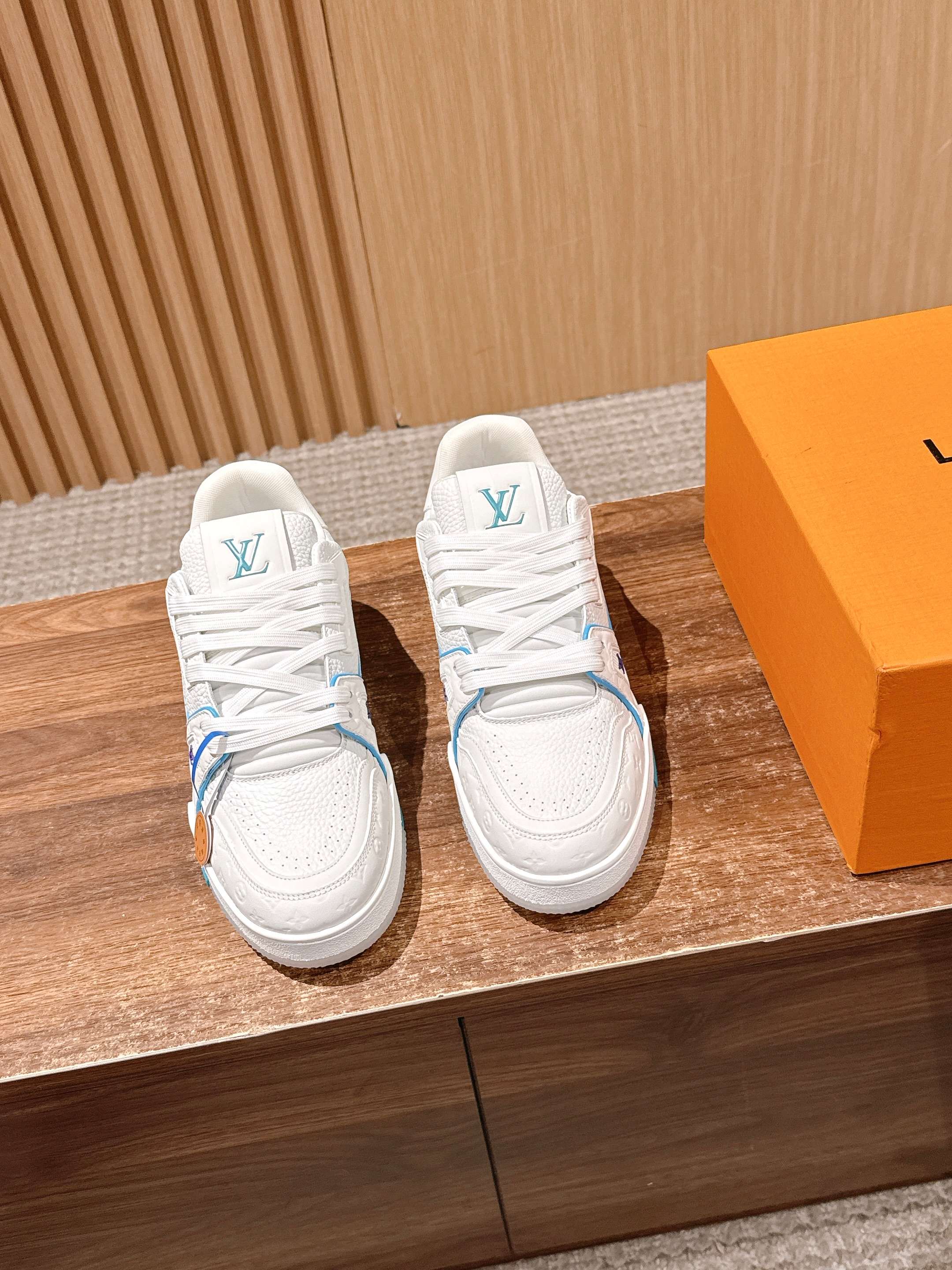 루이비통(LV) 커플 스니커즈 신발