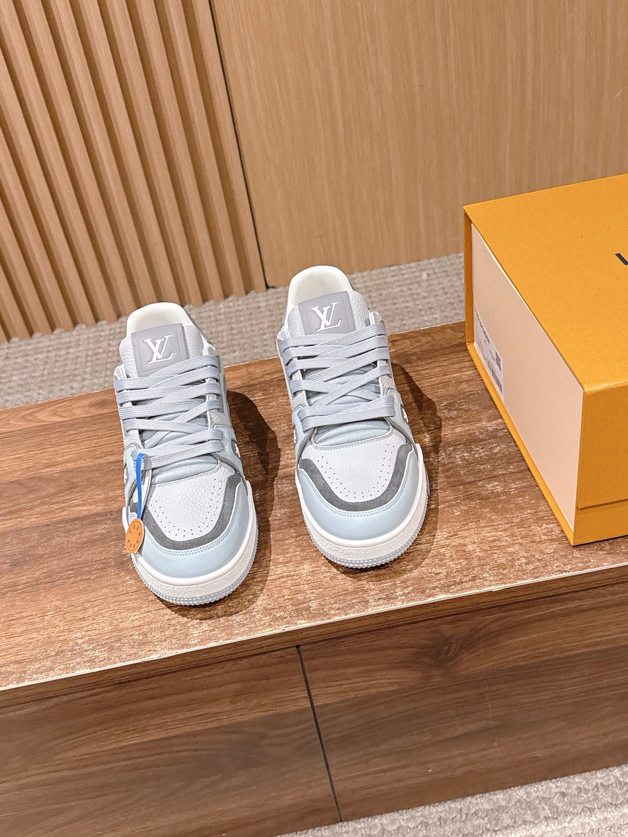 루이비통(LV) 커플 스니커즈 신발
