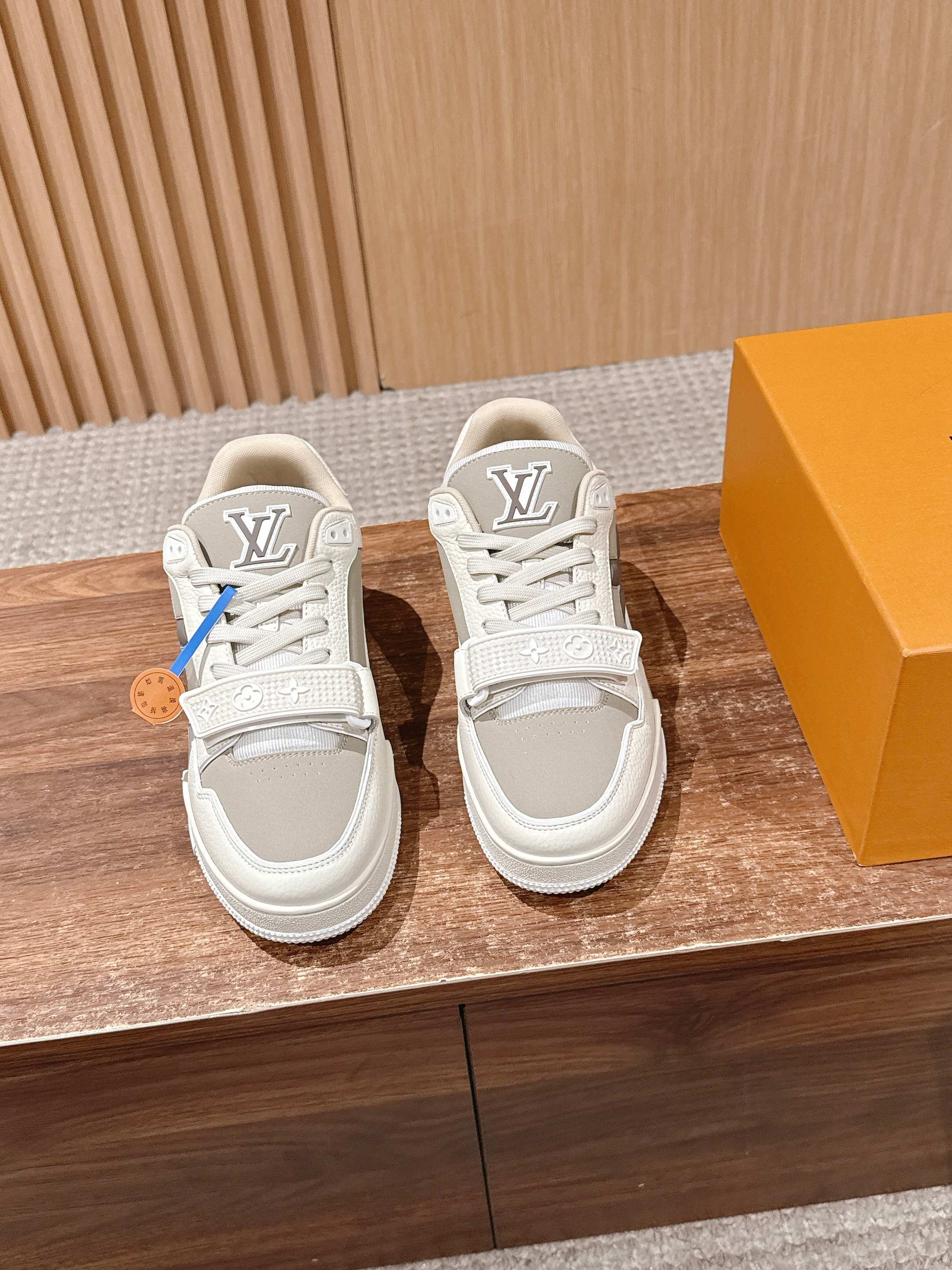 루이비통(LV) 커플 스니커즈 신발