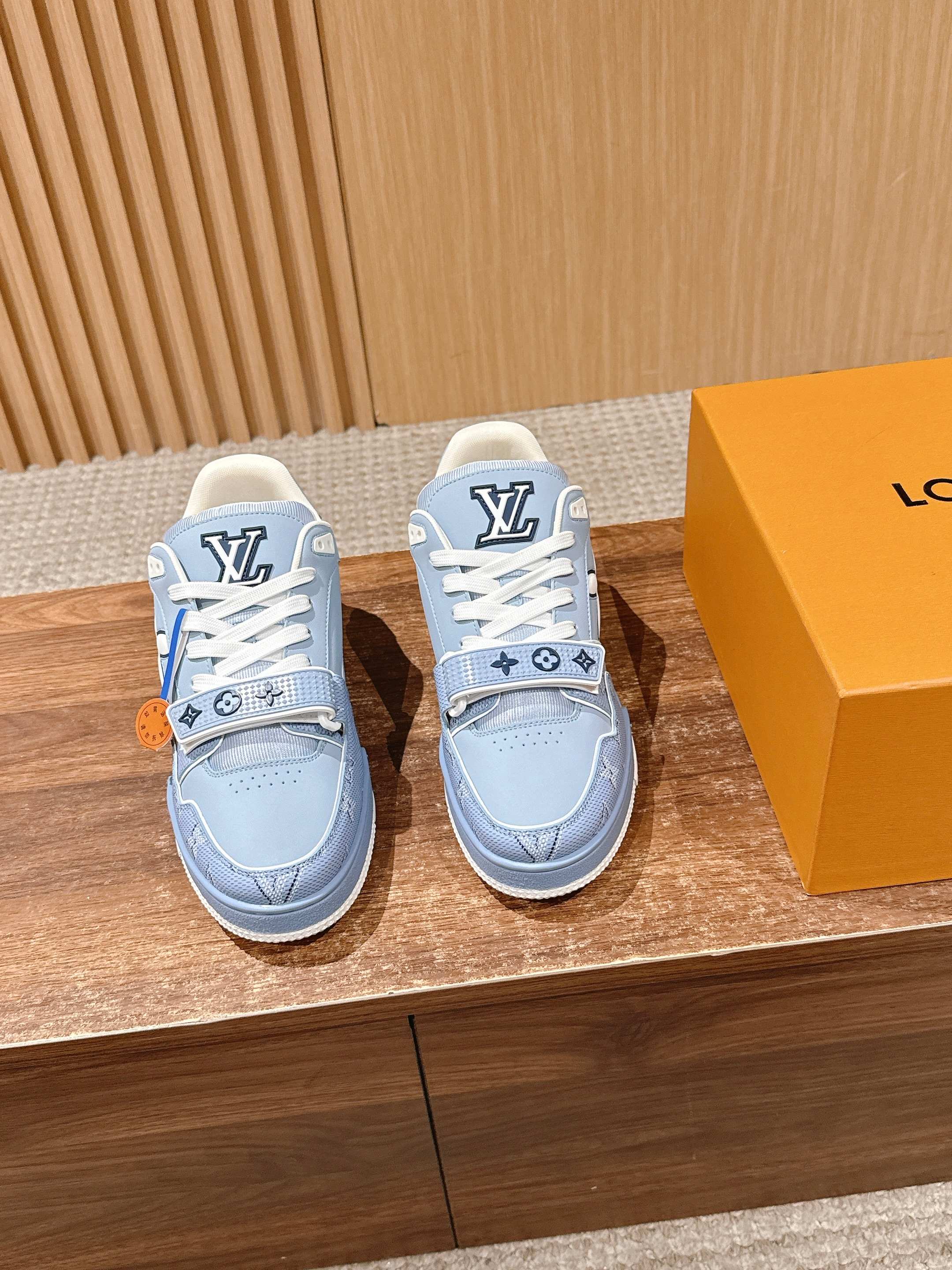 루이비통(LV) 커플 스니커즈 신발