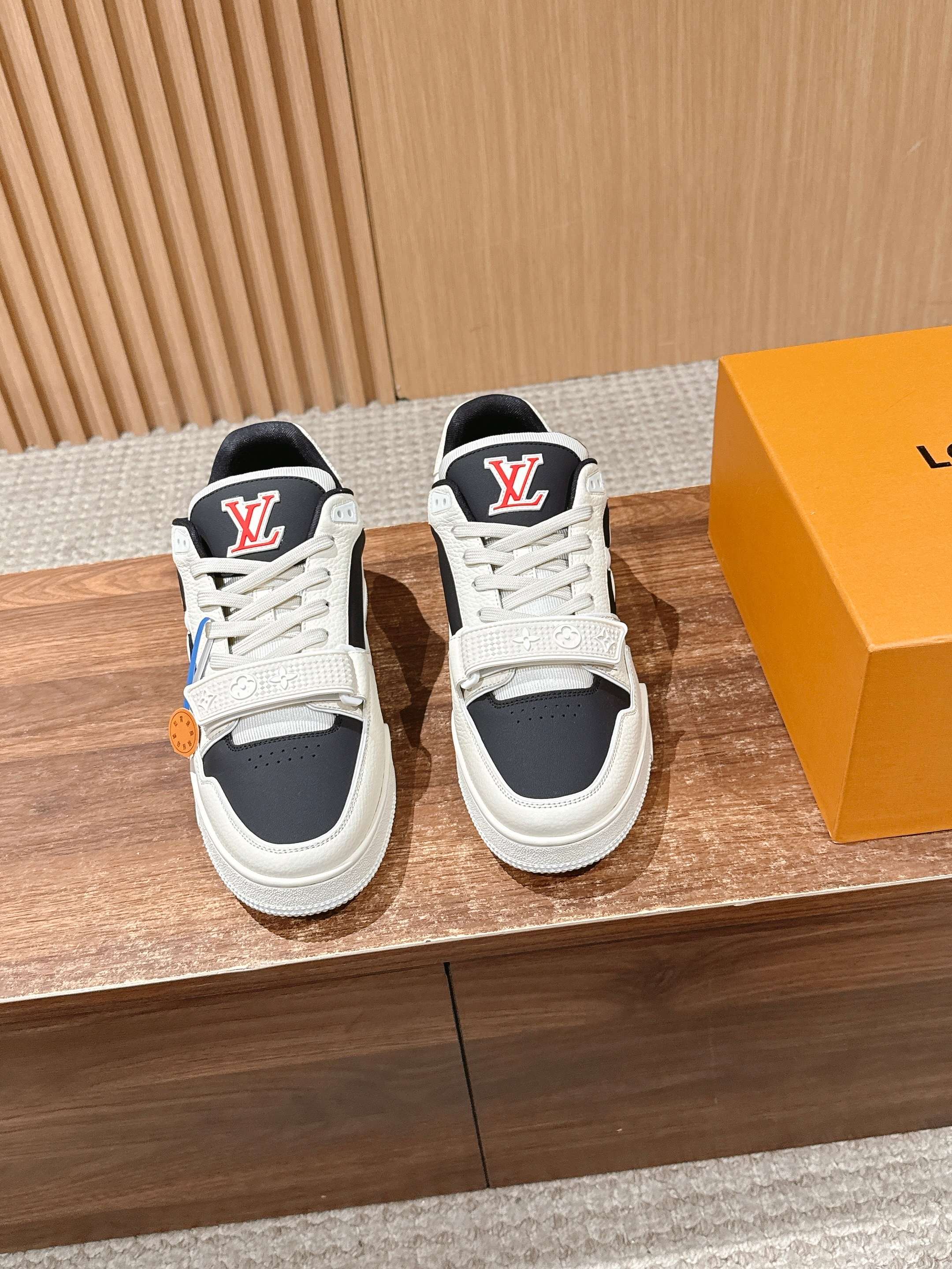 루이비통(LV) 커플 스니커즈 신발