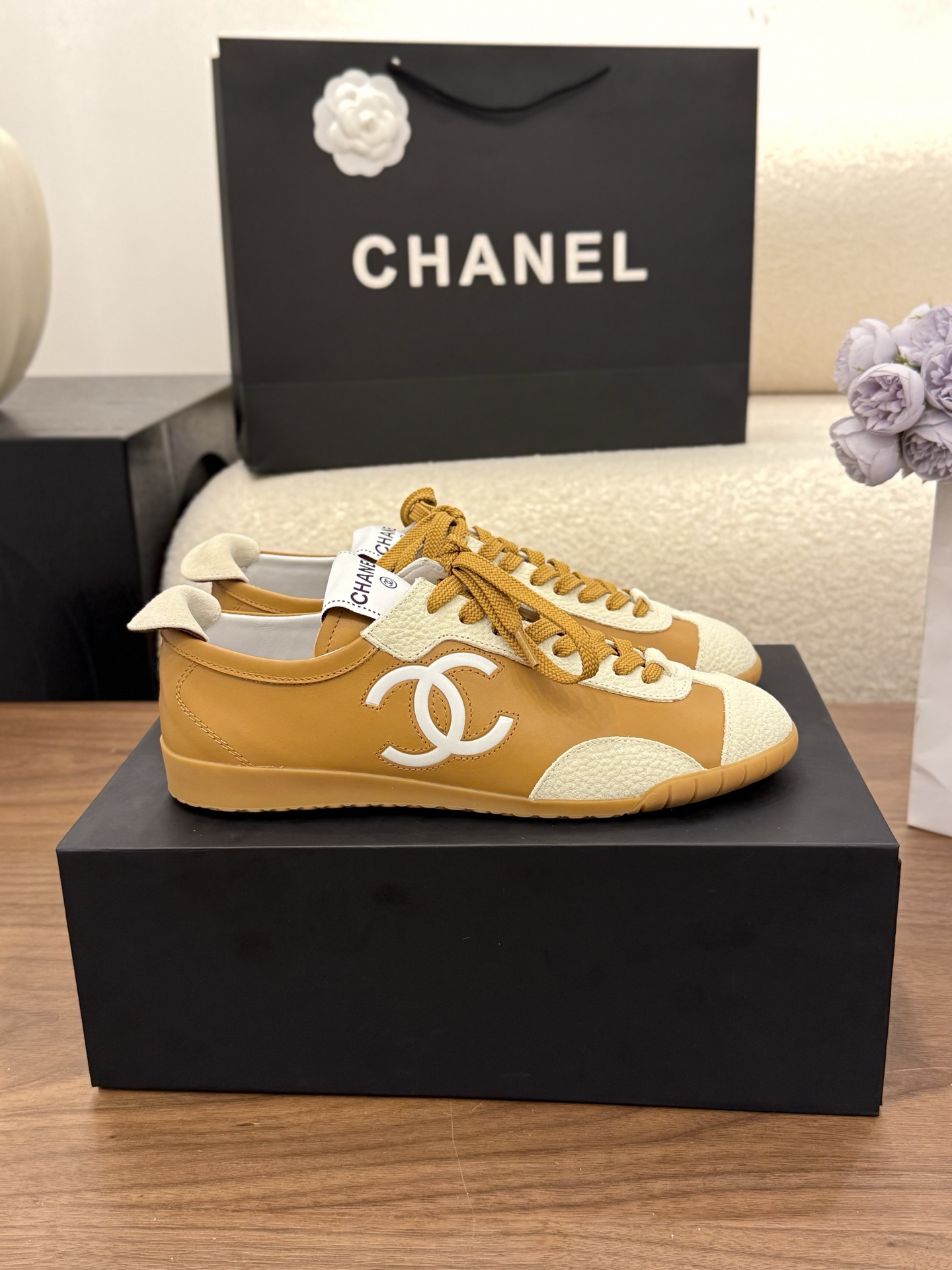 샤넬(CHANEL) 배색 스트랩 단화 신발