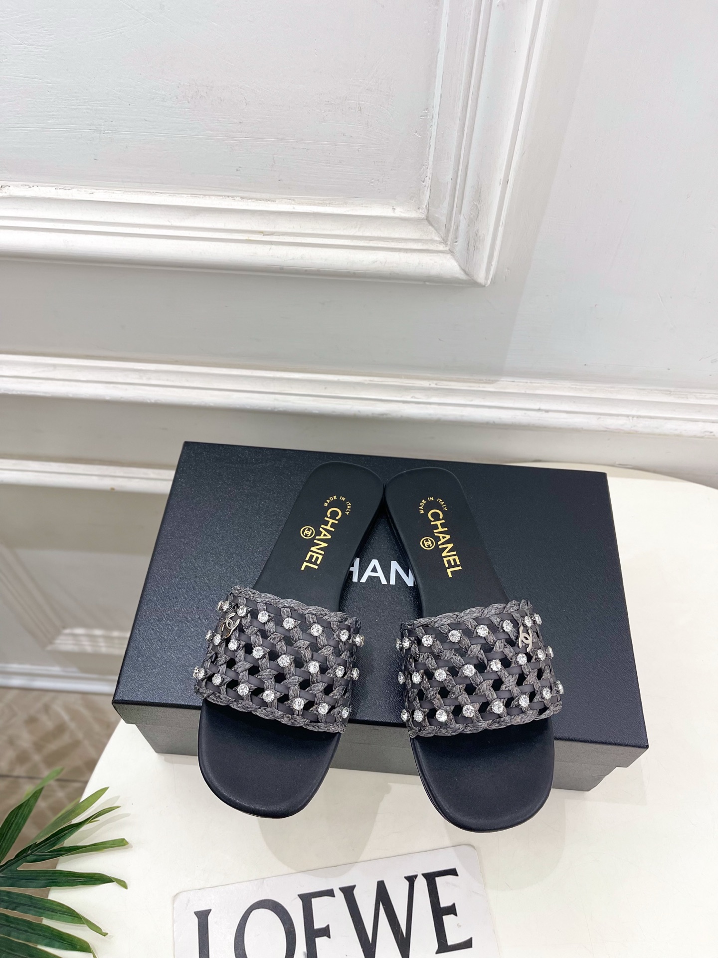 샤넬(CHANEL) 크리스탈 브레이드 플랫 슬리퍼 신발