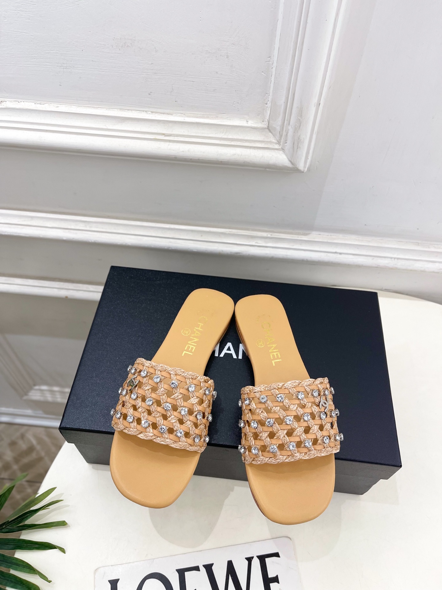 샤넬(CHANEL) 크리스탈 브레이드 플랫 슬리퍼 신발