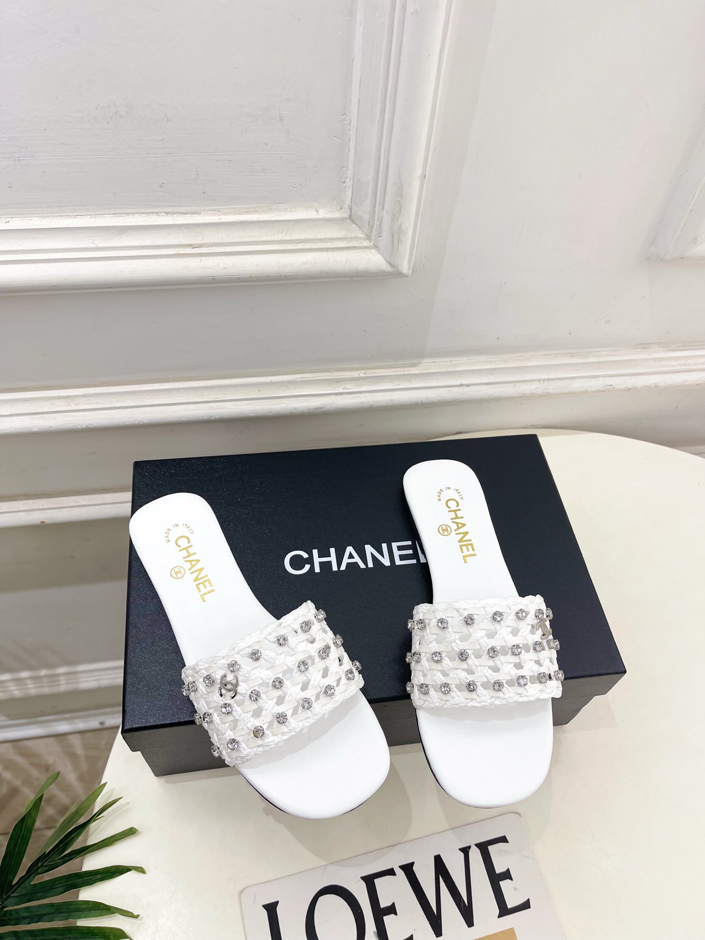 샤넬(CHANEL) 크리스탈 브레이드 플랫 슬리퍼 신발