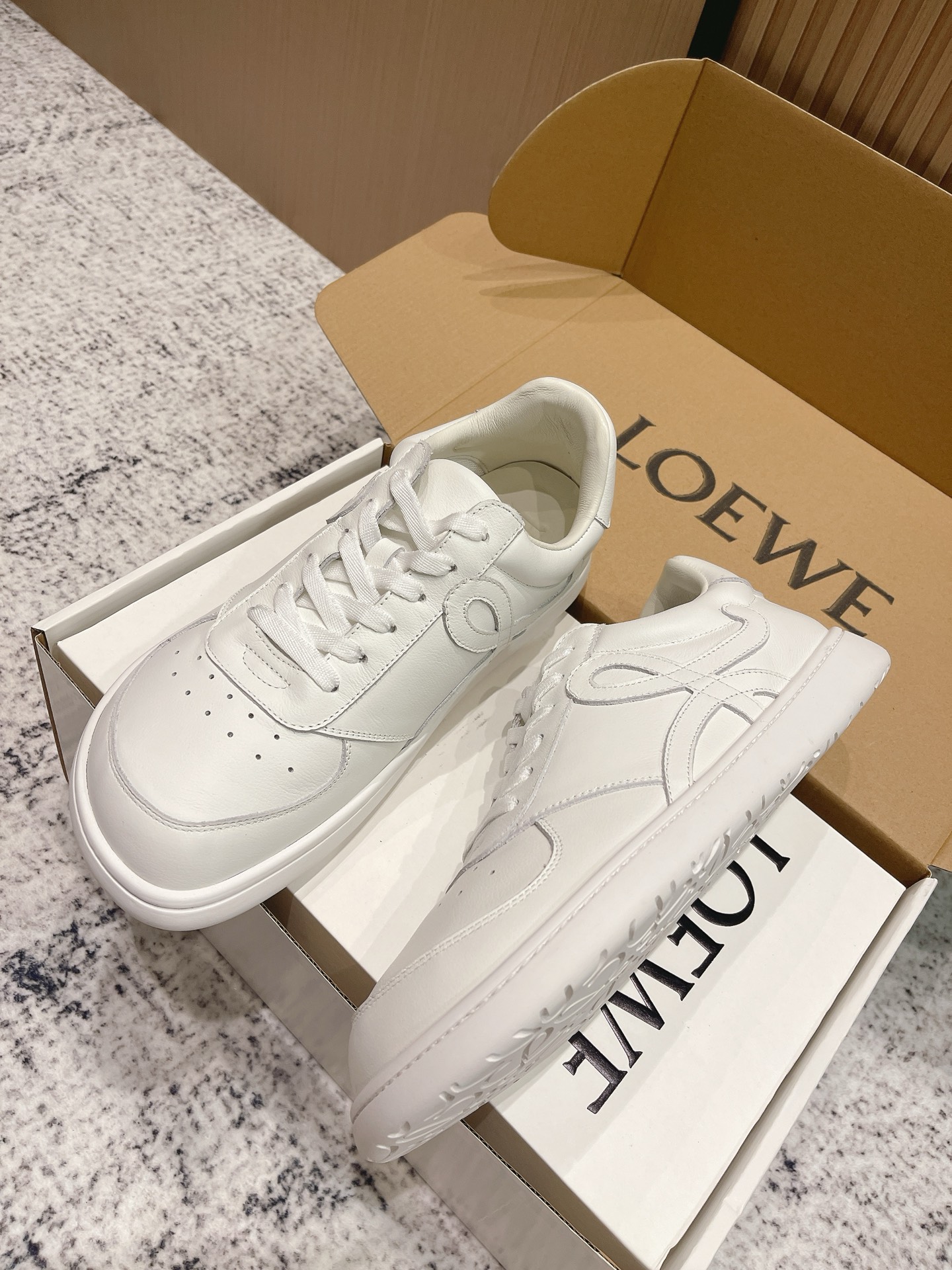 Loewe 로에베 잠보(Jambo) 레트로 스니커즈 신발