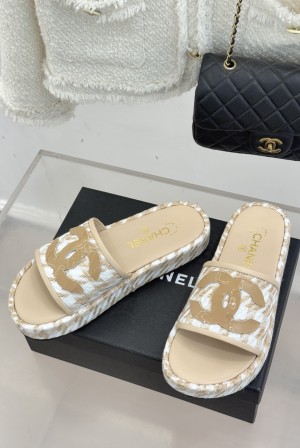 샤넬(CHANEL) 클래식 하운드투스 플랫폼 슬리퍼 신발