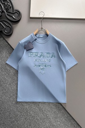프라다(PRADA) 시그니처 로고 라운드 반팔 티셔츠 의류
