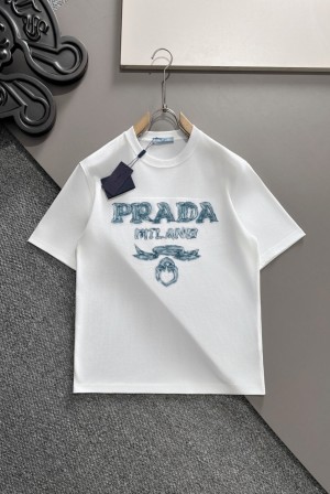 프라다(PRADA) 시그니처 로고 라운드 반팔 티셔츠 의류