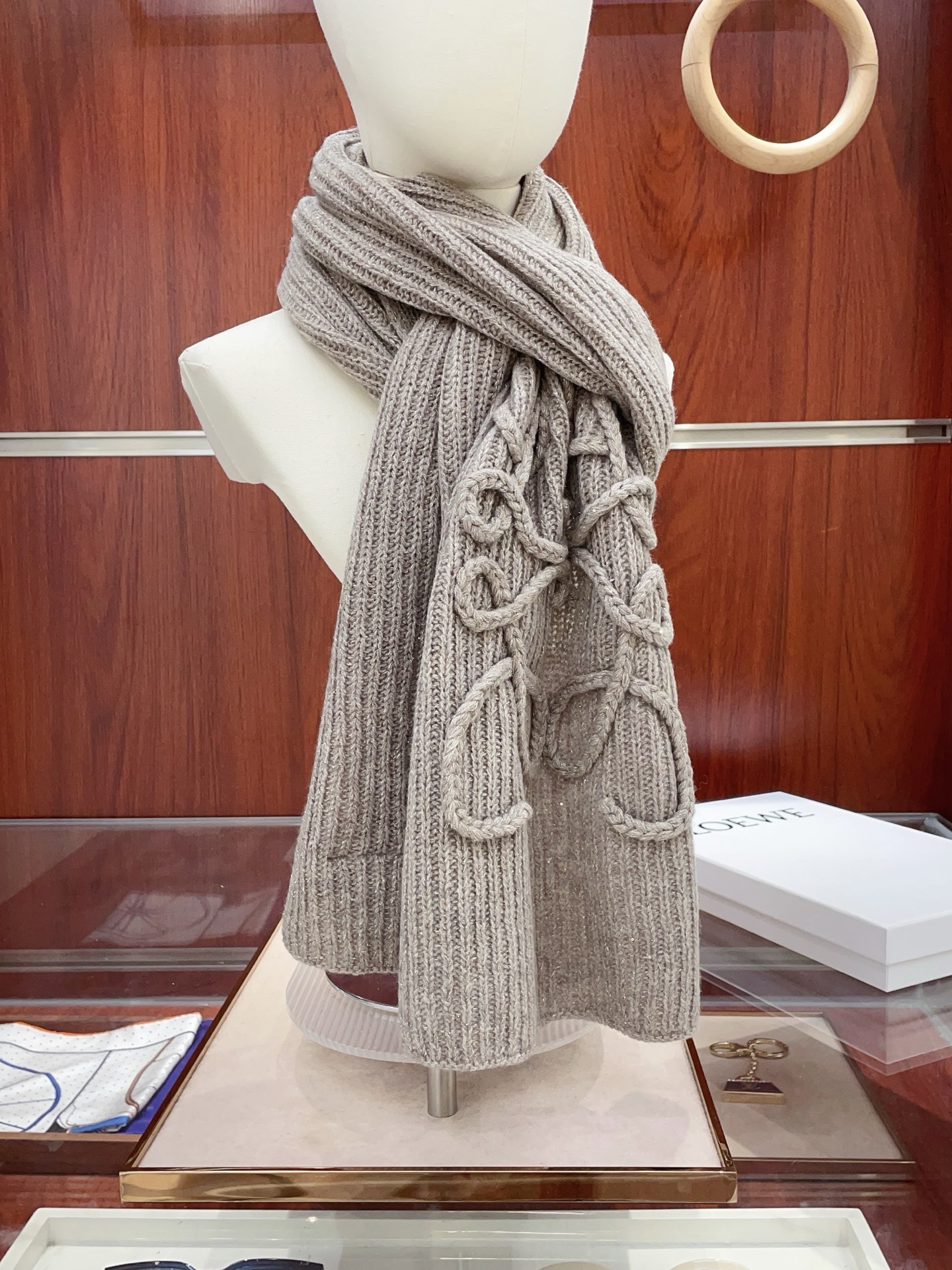 로에베(LOEWE) 골드 라인 목도리 스카프