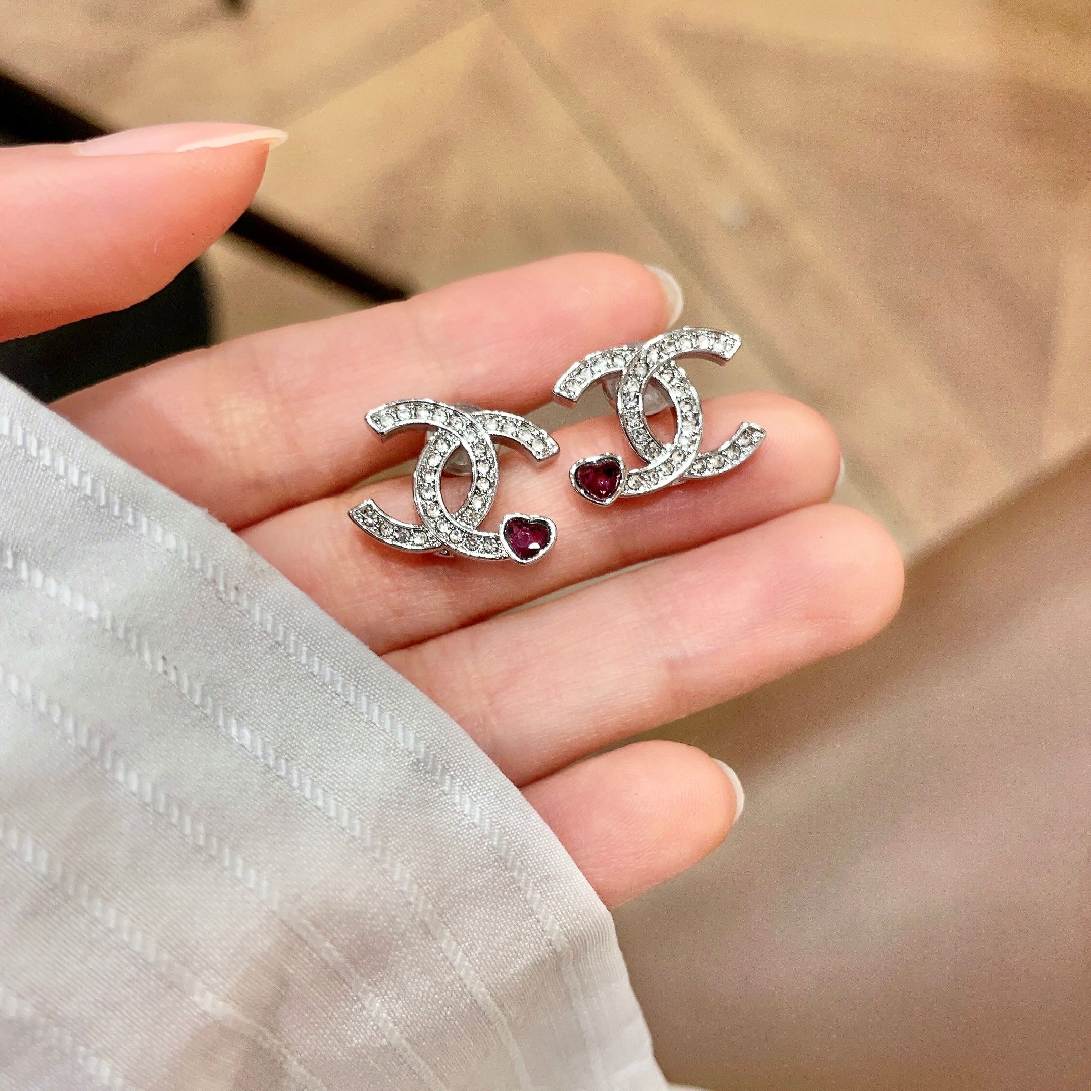 샤넬(CHANEL) 하트 귀걸이 악세사리