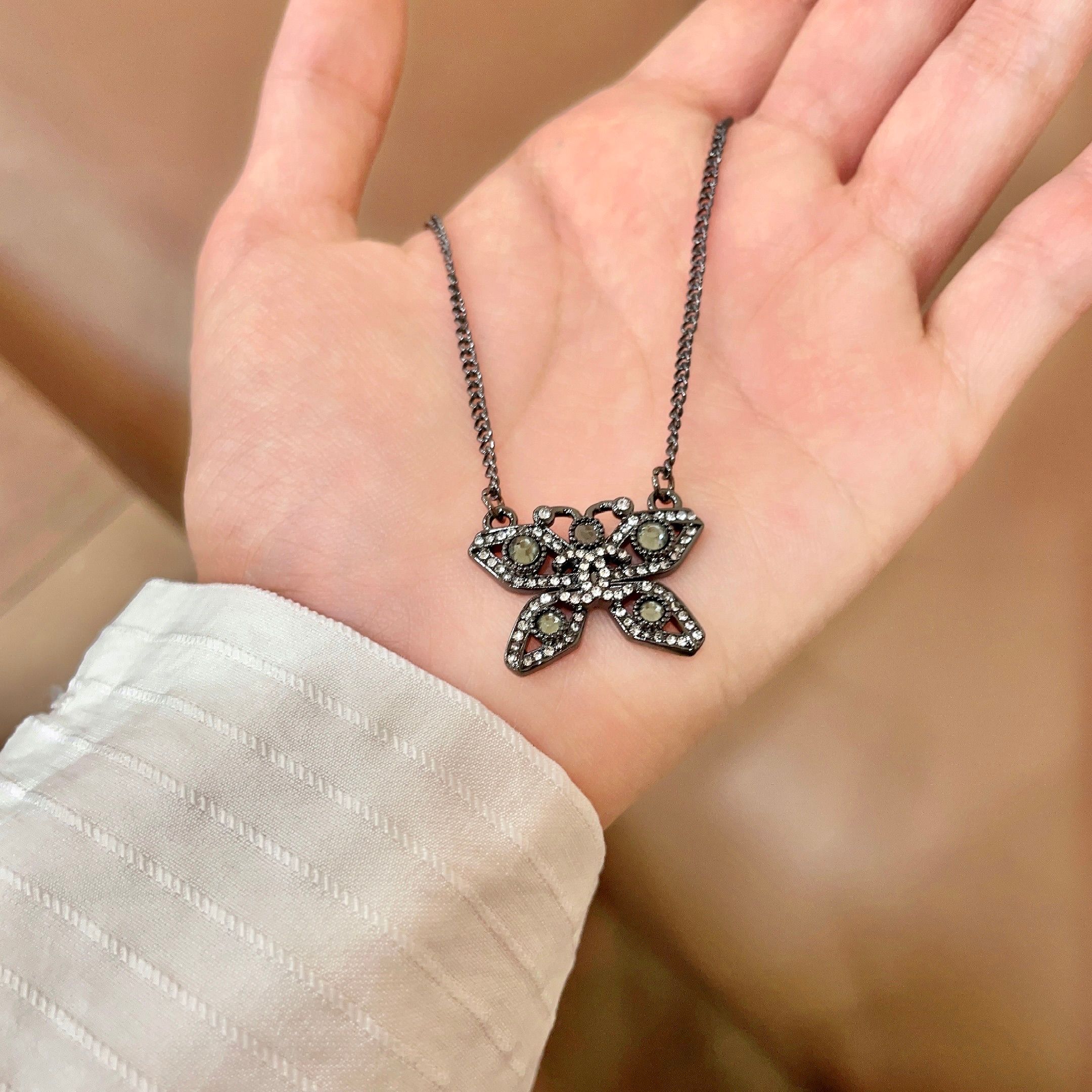 샤넬(CHANEL) 나비 목걸이 악세사리