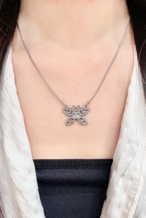 샤넬(CHANEL) 나비 목걸이 악세사리