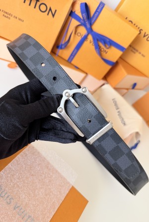 루이비통(LV) 모노그램 캔버스 리버시블 빈티지 실버 벨트