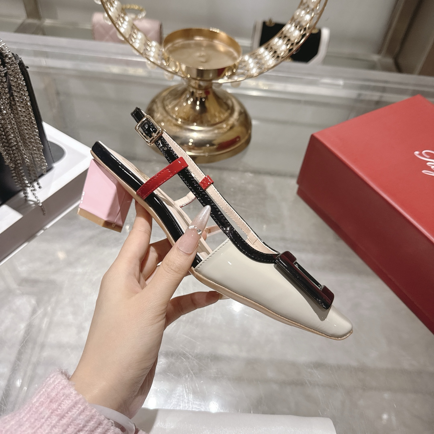 Roger vivier RV 로저 비비에 굽 샌들 신발