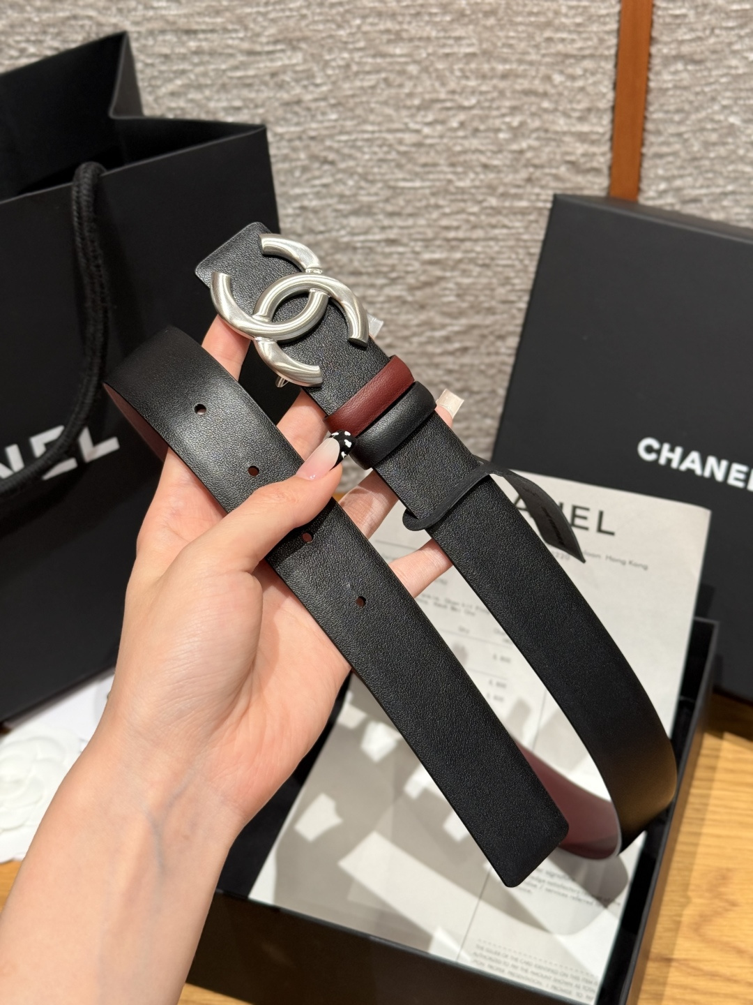 샤넬(CHANEL) 양면 카프스킨 브러쉬드 벨트