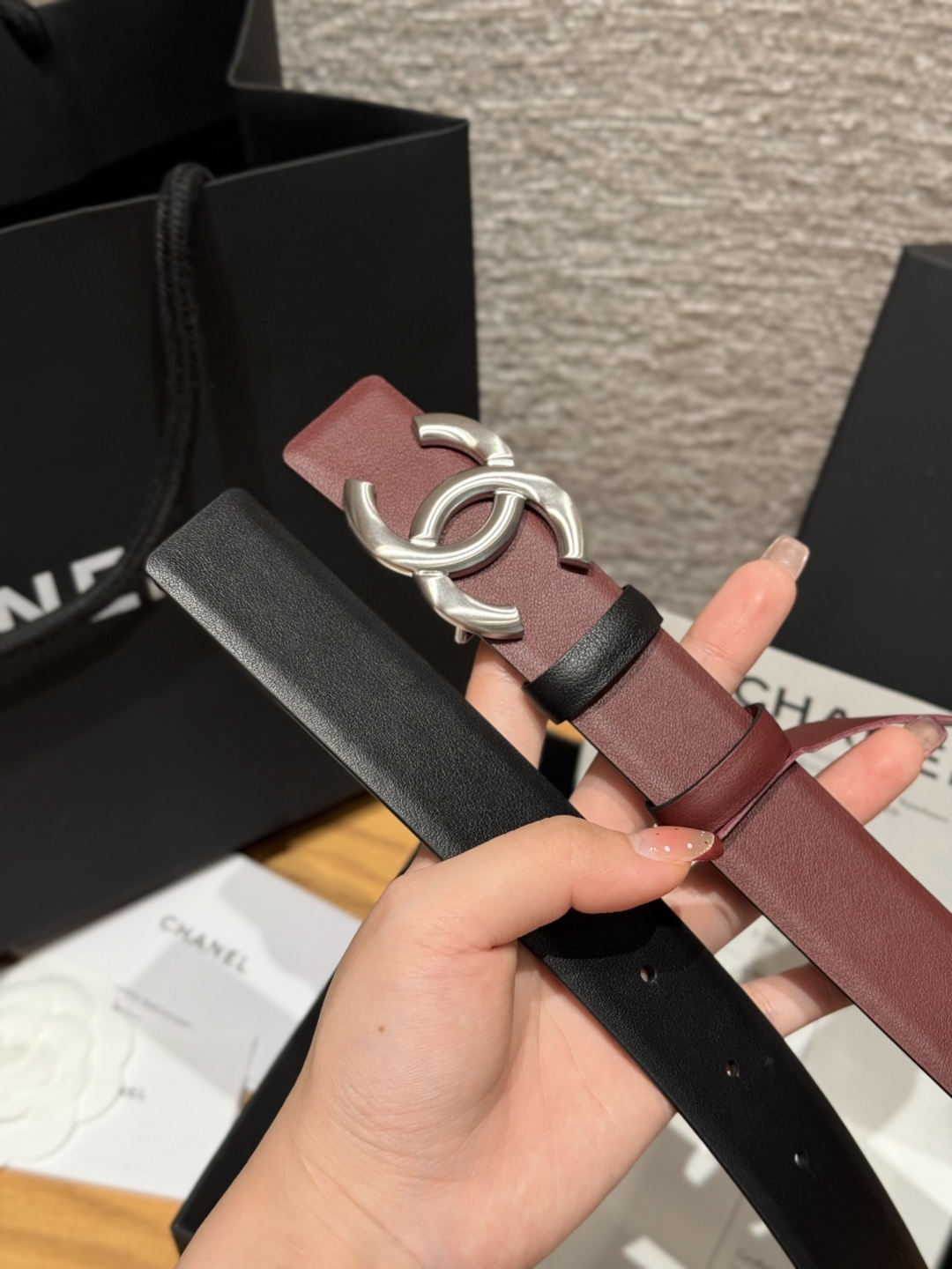 샤넬(CHANEL) 양면 카프스킨 브러쉬드 벨트