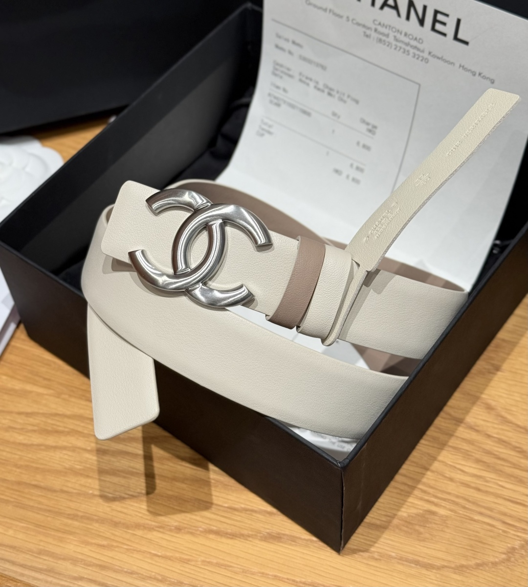 샤넬(CHANEL) 양면 카프스킨 브러쉬드 벨트