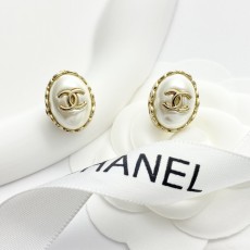 샤넬(CHANEL) 타원 진주 귀걸이 악세사리
