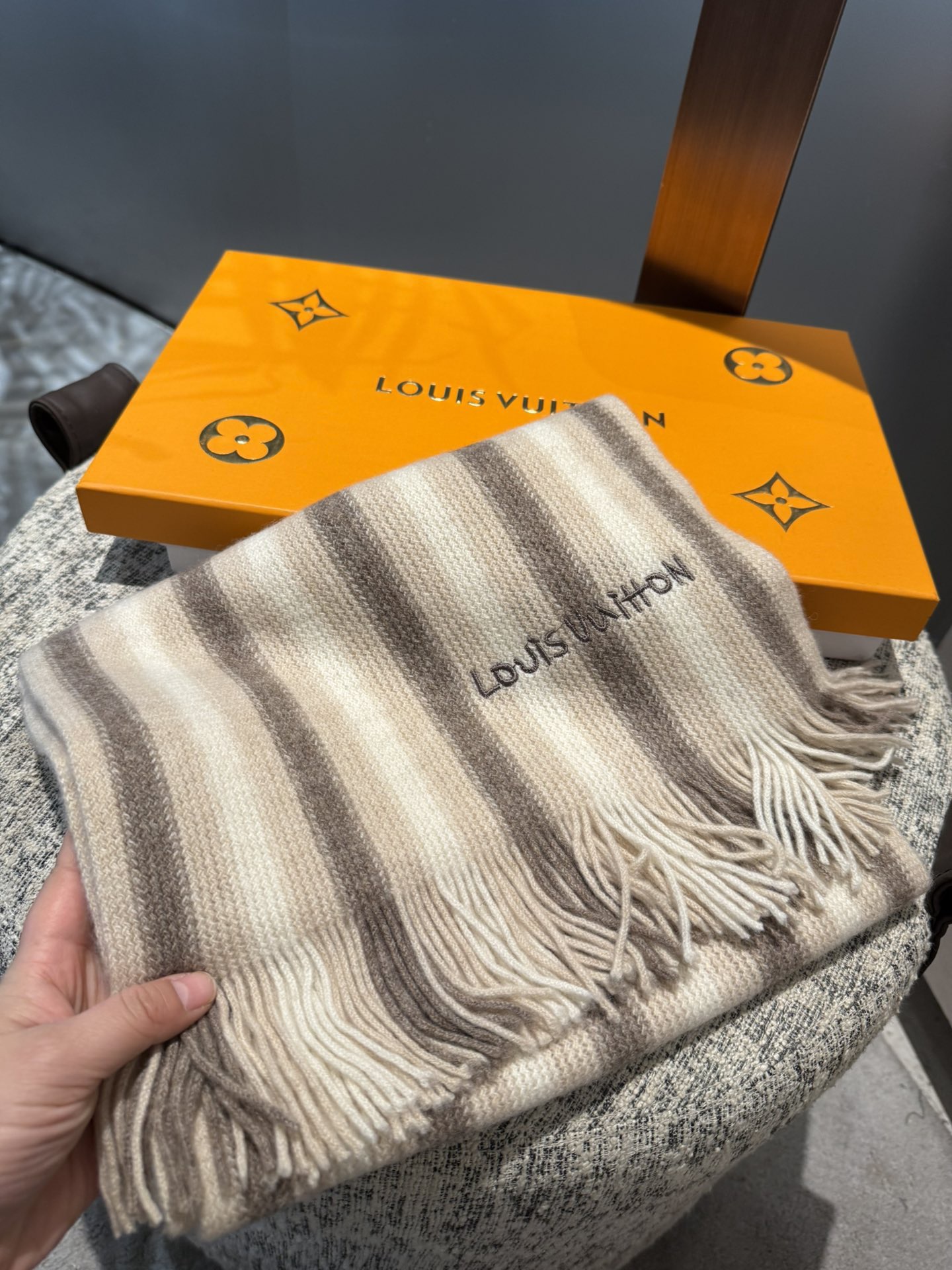 루이비통(LV) 하이엔드 캐시미어 니트 목걸이 스카프