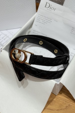디올(Dior) 퀼팅 카프스킨 쥬얼 버클 벨트 악세사리