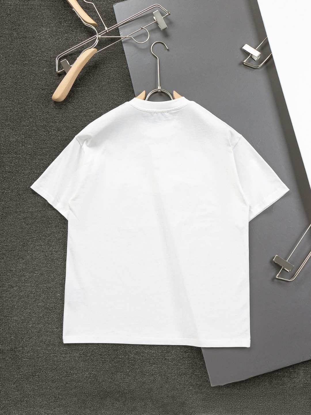 디올(Dior) 로고 자수 루즈핏 티셔츠 의류