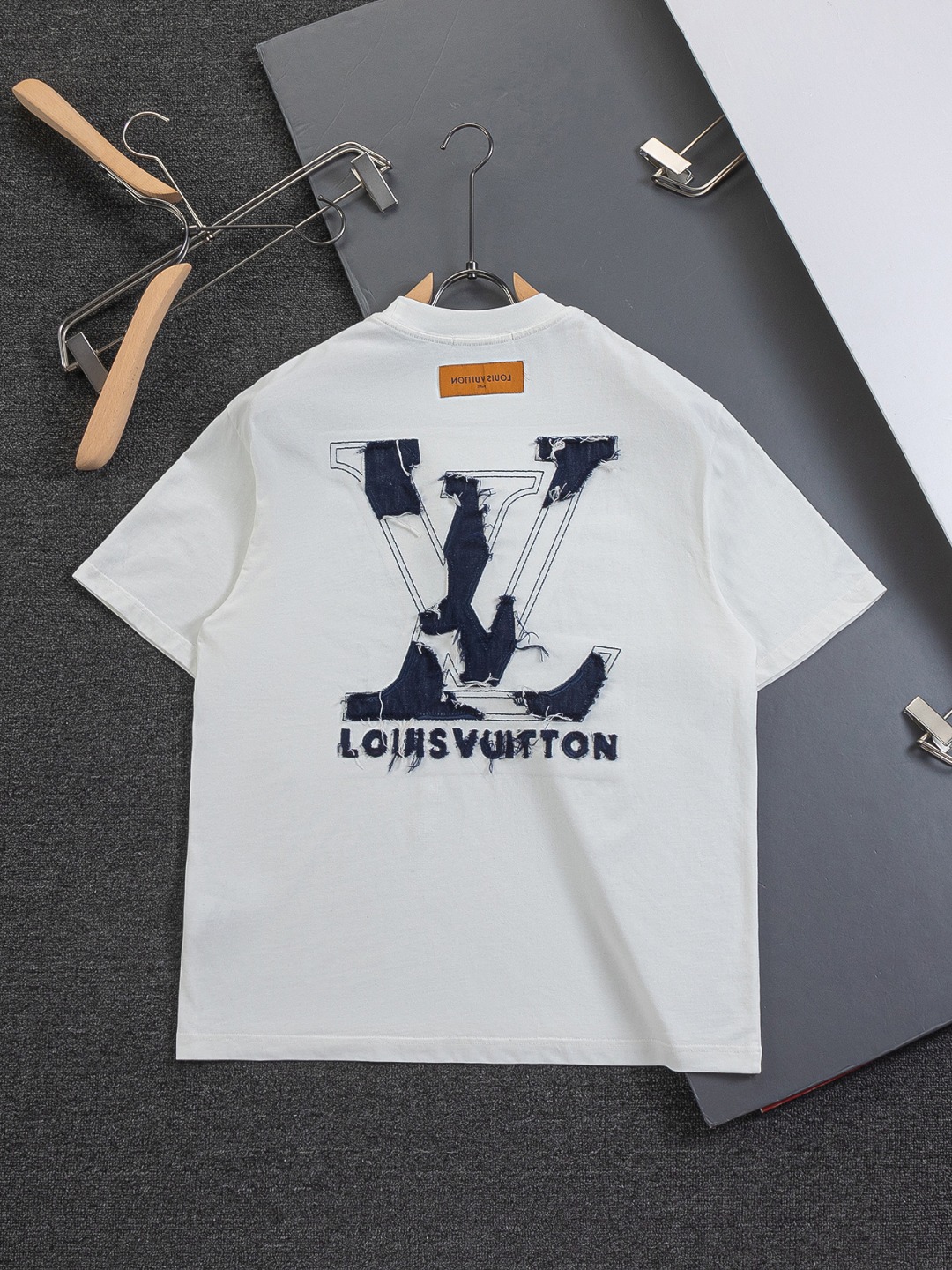 루이비통(LV) 데님 패치 로고 자수 루즈핏 티셔츠 의류