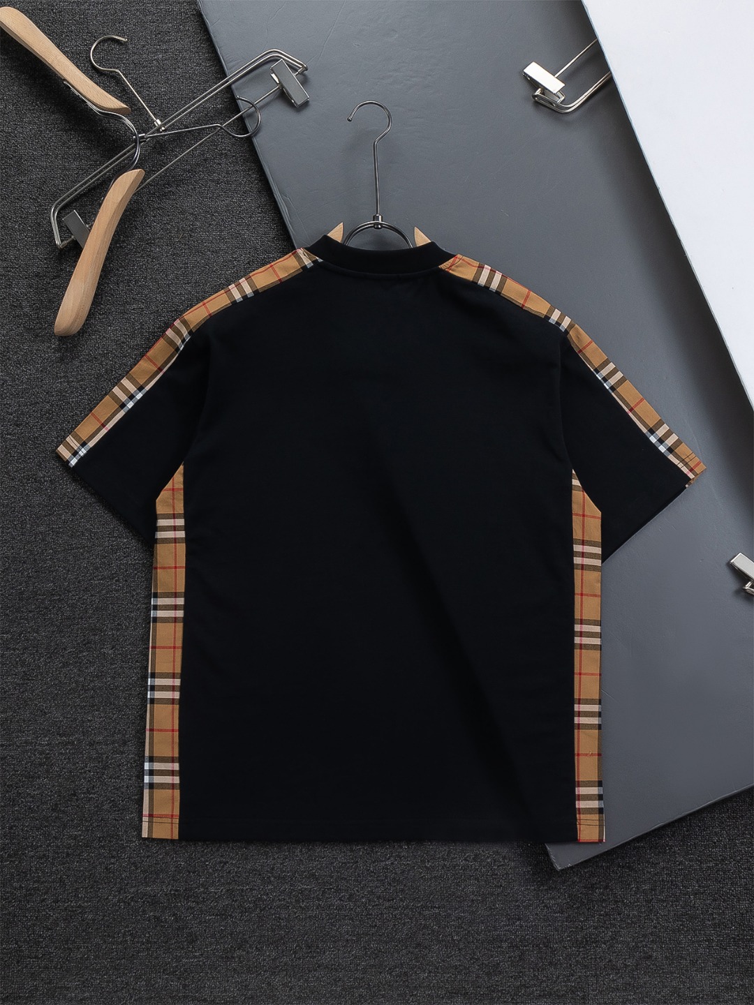 버버리(BURBERRY) 로고 티셔츠 의류