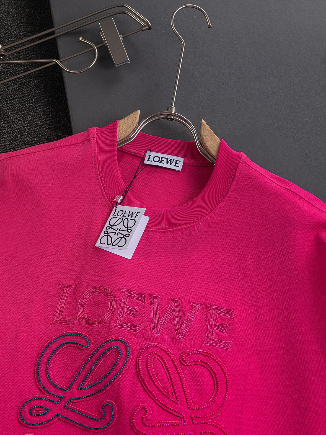 로에베(LOEWE) 더블 컬러 자수 로고 반팔 티셔츠 의류