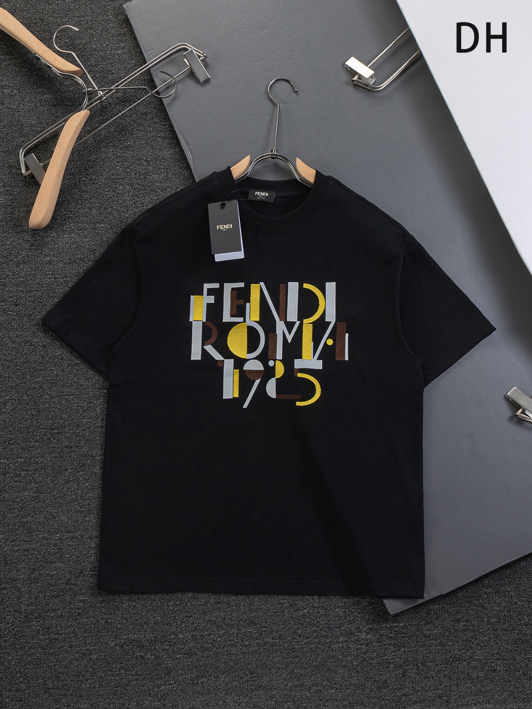 펜디(FENDI) 1985 레터링 반팔 티셔츠 의류