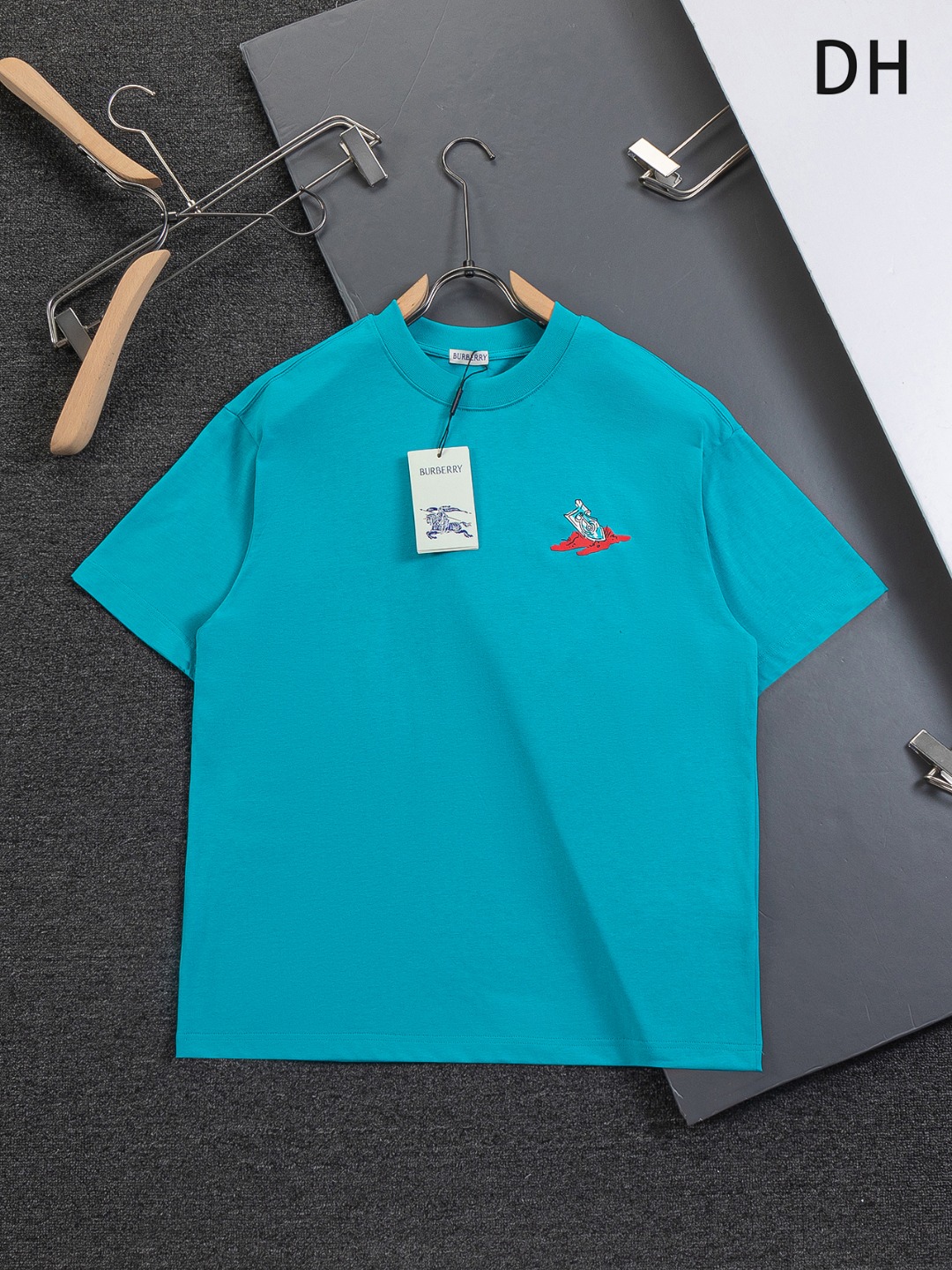 버버리(BURBERRY) 쉴드 로고 반팔 티셔츠 의류