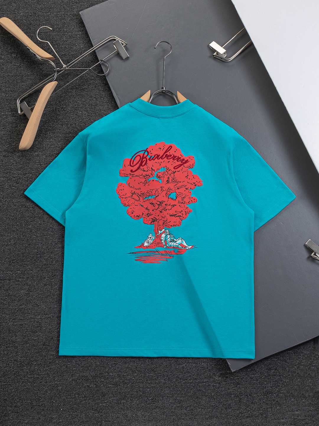 버버리(BURBERRY) 쉴드 로고 반팔 티셔츠 의류