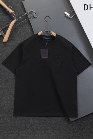 루이비통(LV) 레터링 자수 반팔 티셔츠 의류